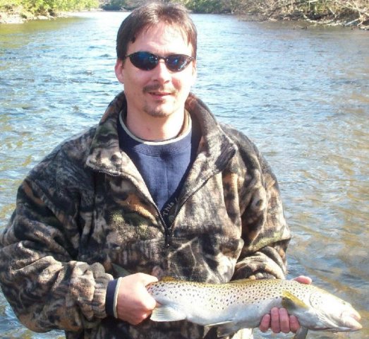 Drift boat steelhead fishing along the Salmon River in Pulaski NY.